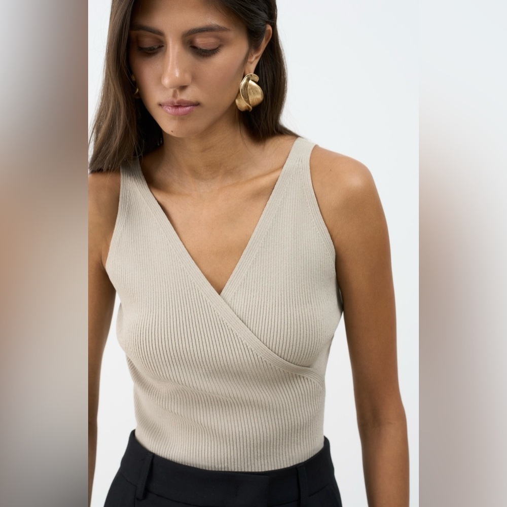 A & F crop top
